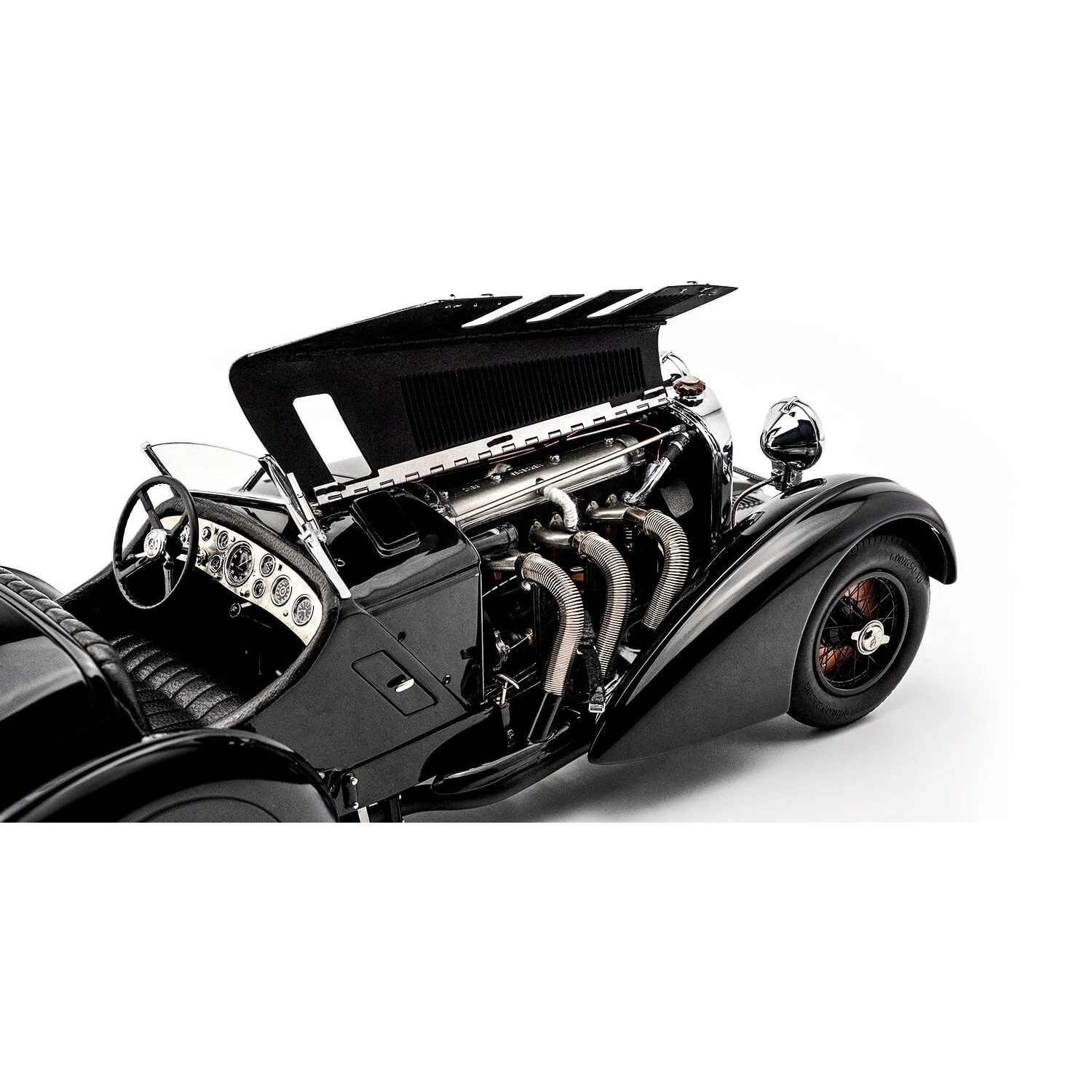 Macheta 1:18 Mercedes-Benz SSK Trossi 1932 “Black Prince”