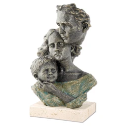 Statueta rasina ”Familie implinita”