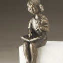 Statueta bronz "Fata citind" editie limitata