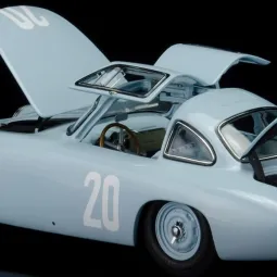 Macheta 1:18 Mercedes-Benz 300 SL blue