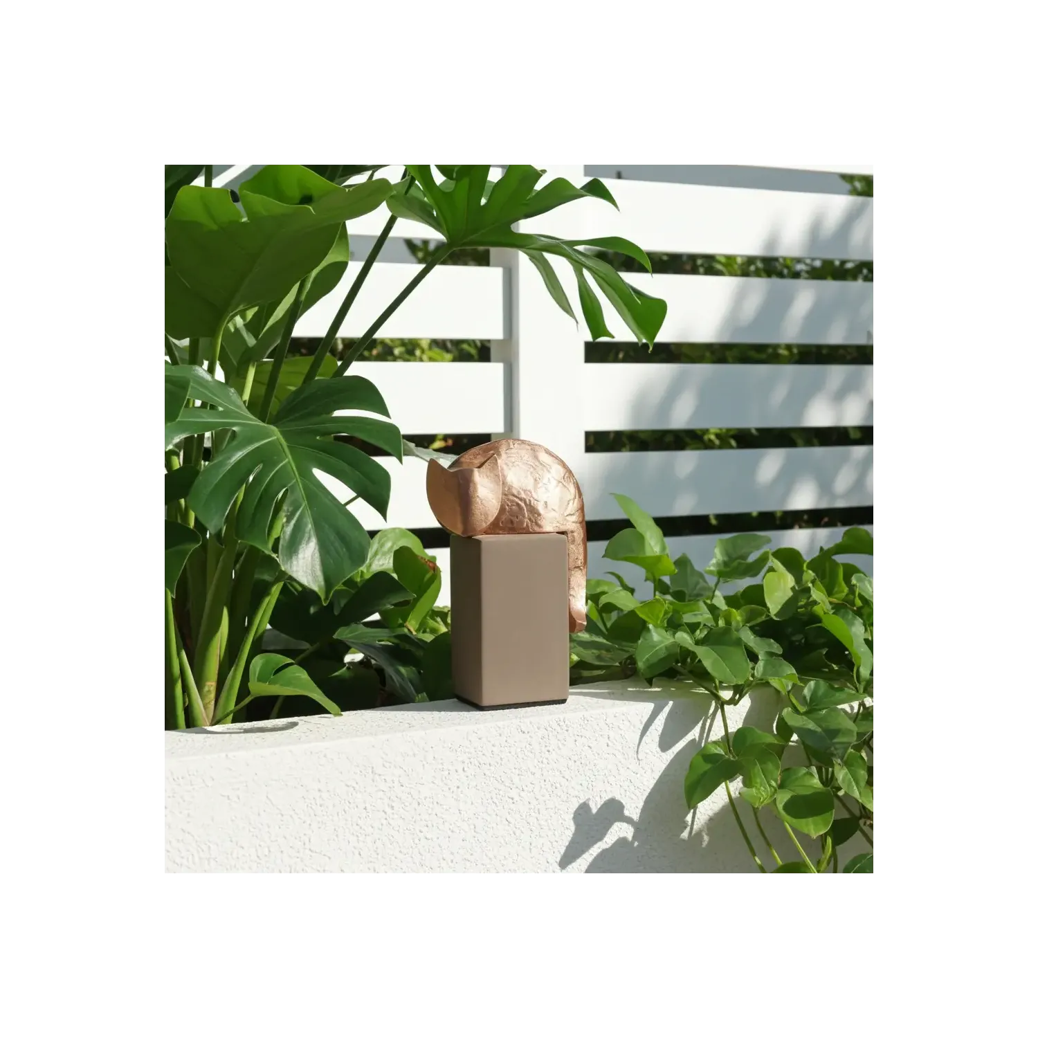 Statueta bronz si beton "Motan"