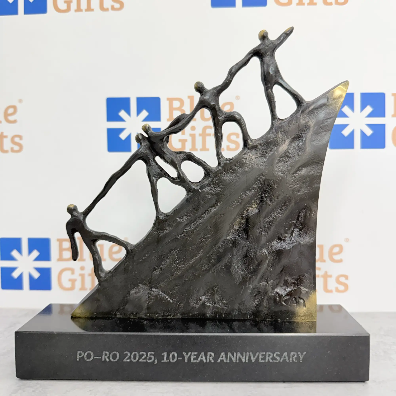 Statueta bronz masiv "Progres"