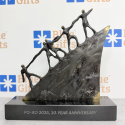 Statueta bronz masiv "Progres"