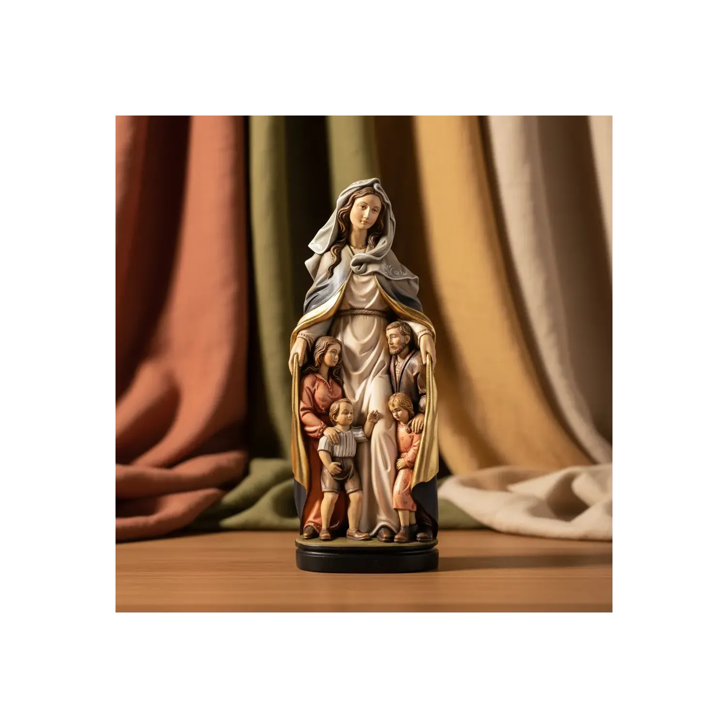 Statueta lemn "Madonna protectorul familiei", 60cm