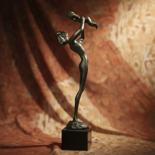 Statueta bronz "Mama cu bebelus"