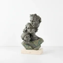 Statueta ”Familie implinita”