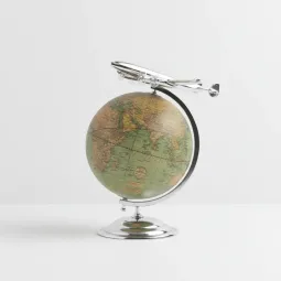 Glob Pamantesc cu macheta avion