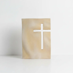 Tablou cruce din lemn aurit, 30x22cm
