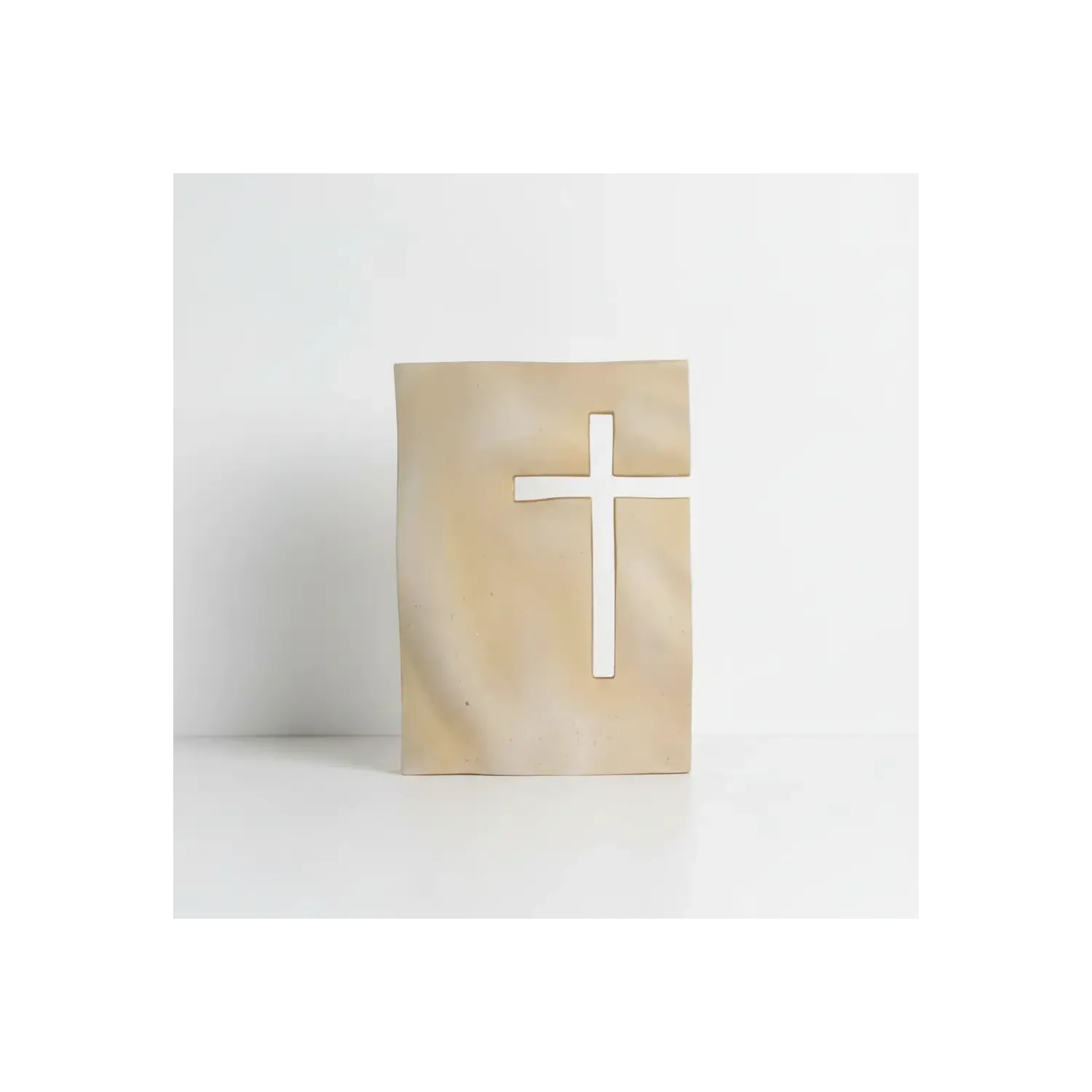 Tablou cruce din lemn aurit, 30x22cm