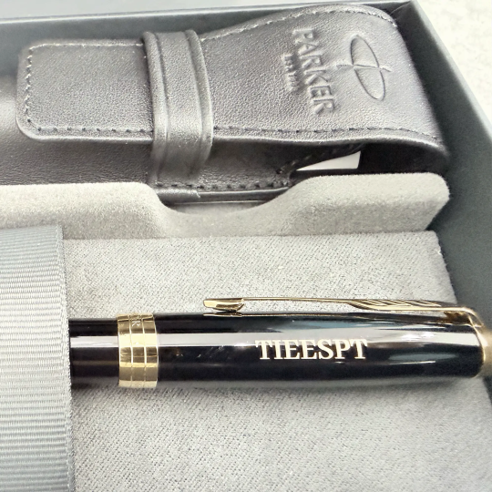 Set stilou Parker Sonnet Royal Executive 18k cu etui