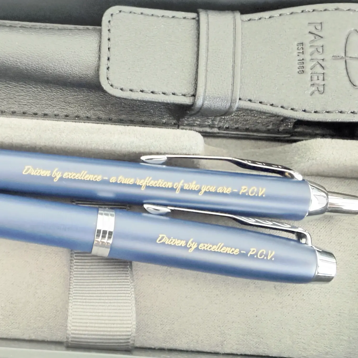 Set pix si stilou Parker IM Royal Matte Blue