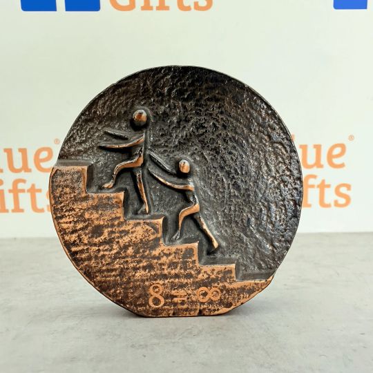 Relief bronz "Impreuna ajungem in TOP"