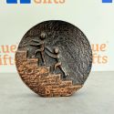 Relief bronz "Impreuna ajungem in TOP"