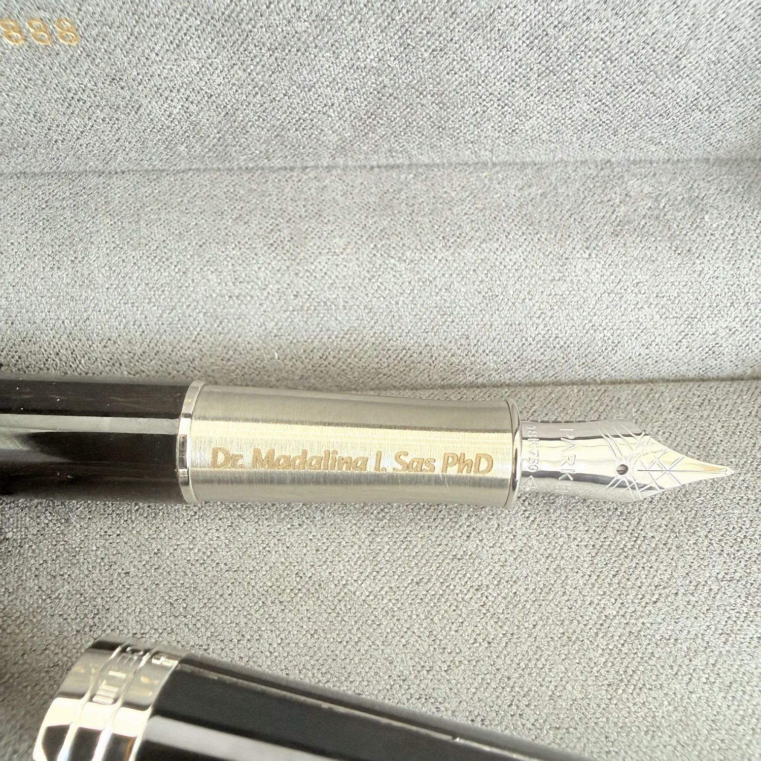 Stilou Parker Sonnet Royal penita aur masiv alb