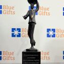 Statueta bronz "Jos palaria"