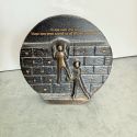 Relief bronz "Depasiti ziduri"