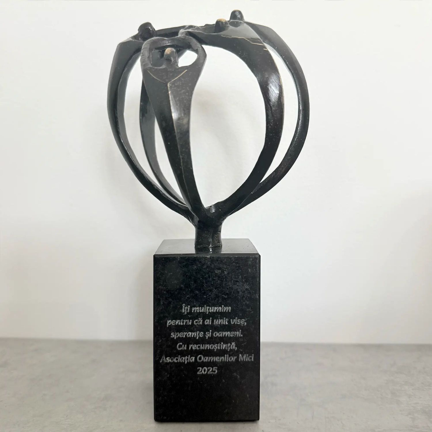 Statueta bronz masiv "Uniti suntem o forta"