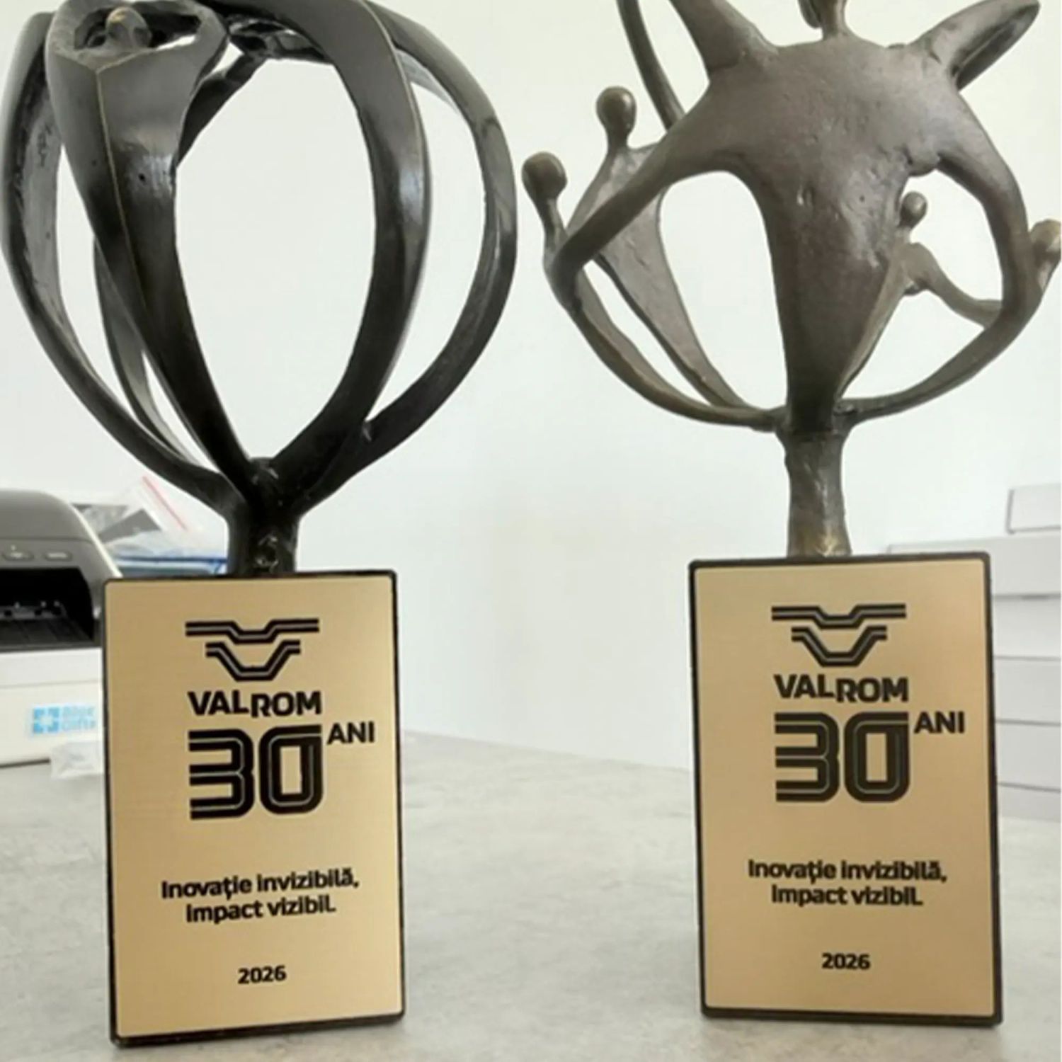 Statueta bronz masiv "Uniti suntem o forta"