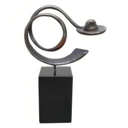 Statueta bronz "Felicitari, Jos palaria"