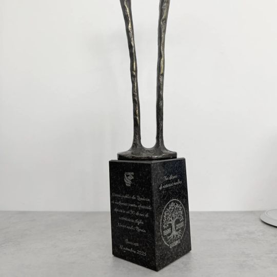 Statueta bronz masiv "Multumesc" L