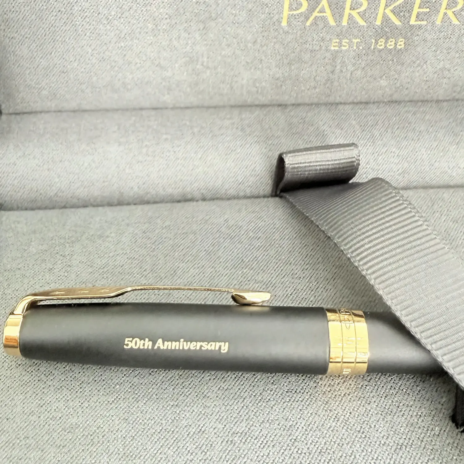 Pix Parker Sonnet Royal Matte placat cu aur 23K