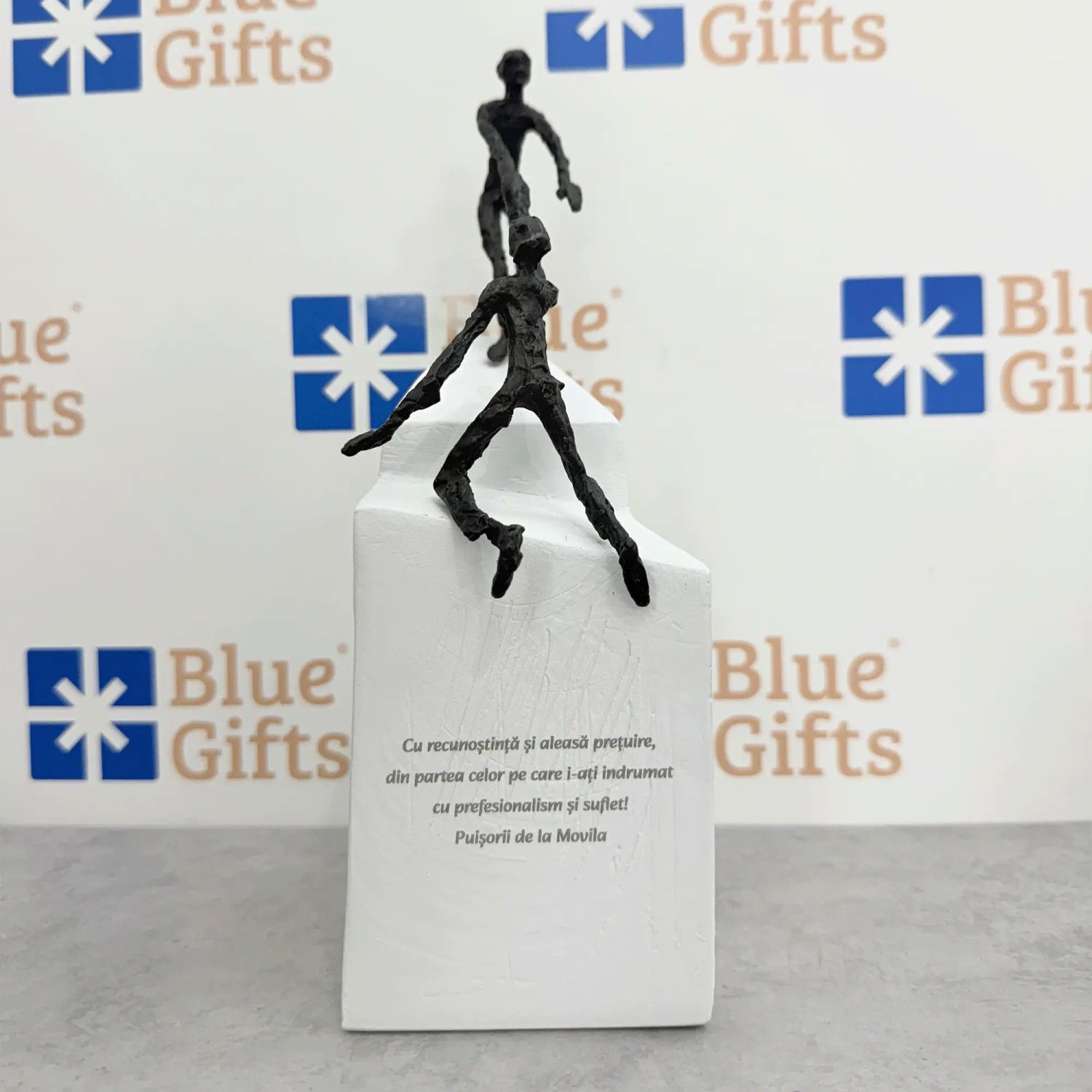 Statueta bronz "Alături la greu"