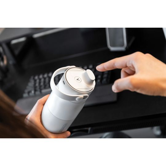 Sticlă cu sistem de purificare BRITA LARQ IQ Track 680 ml