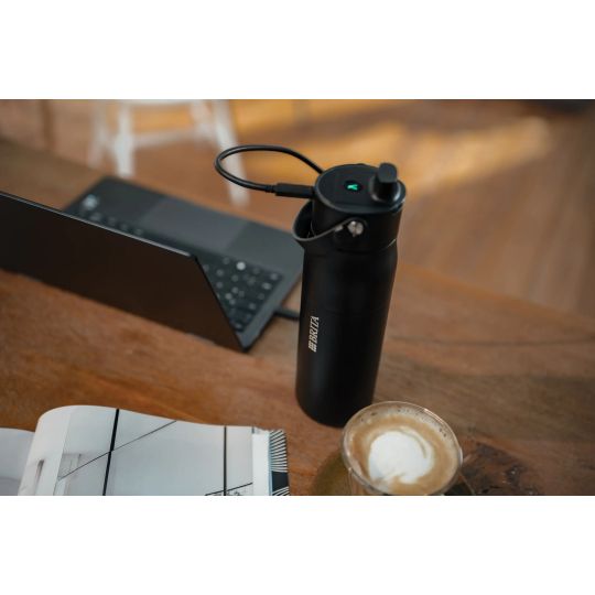 Sticlă cu sistem de purificare BRITA LARQ IQ Track 680 ml black